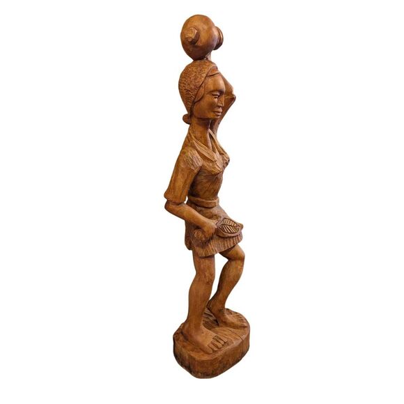 Big 28 inch tall vintage solid block wood carving of a native woman. - Picture 1 of 8